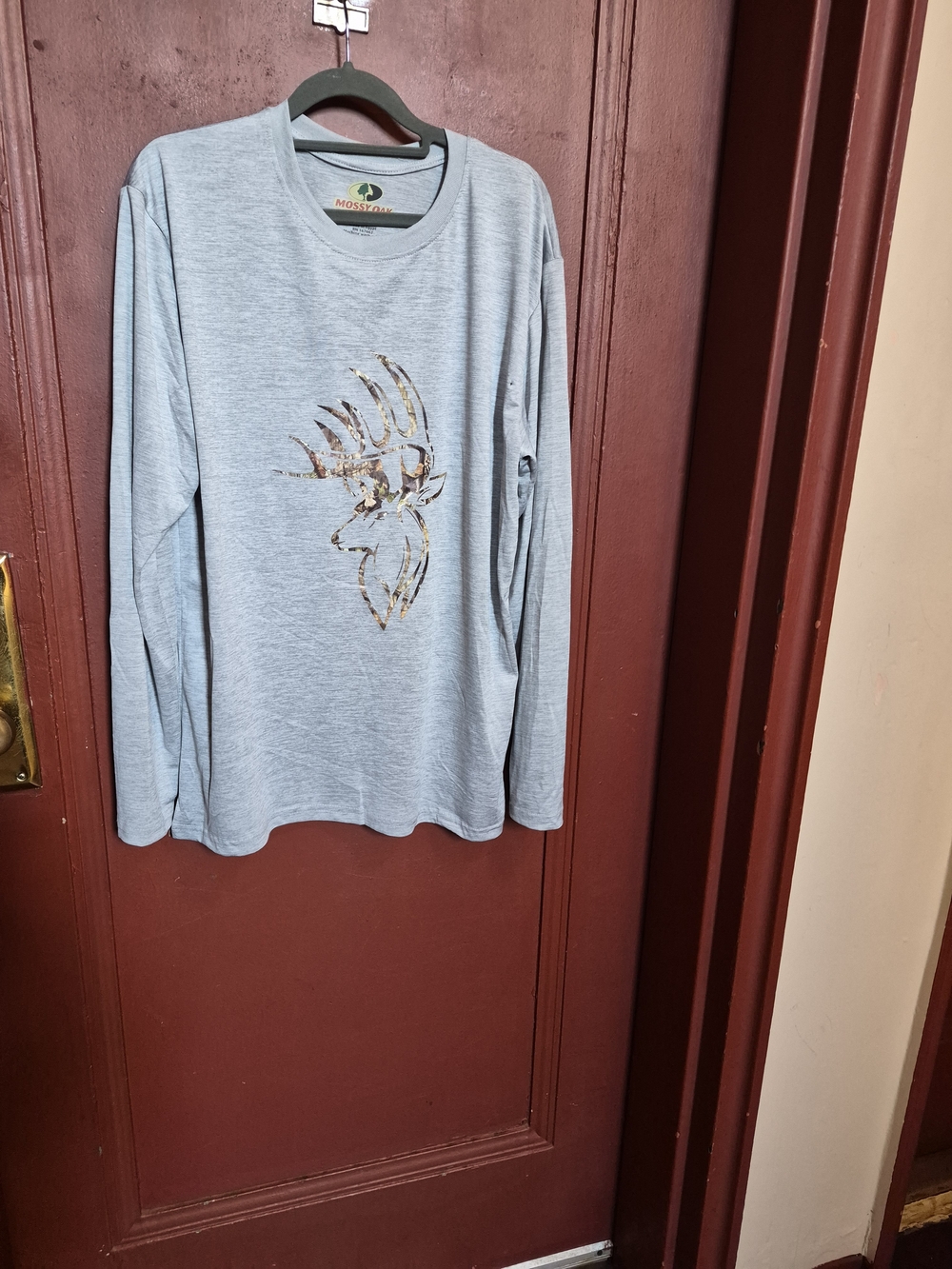 Mossy Oak Light Gray Long Sleeve Men's Graphic Tee Size M